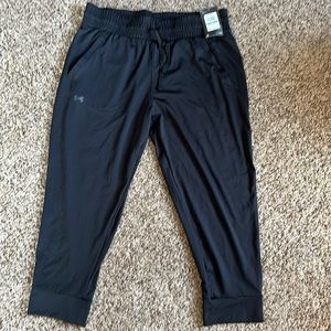 Under Armour women’s capri pant black -brand new with tags size large